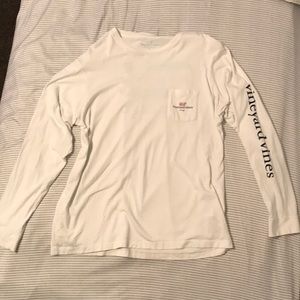 Large vineyard vine long sleeve.